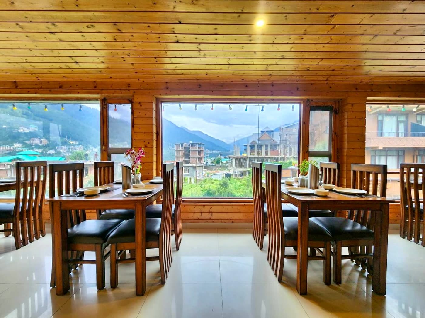 Mountain view dining