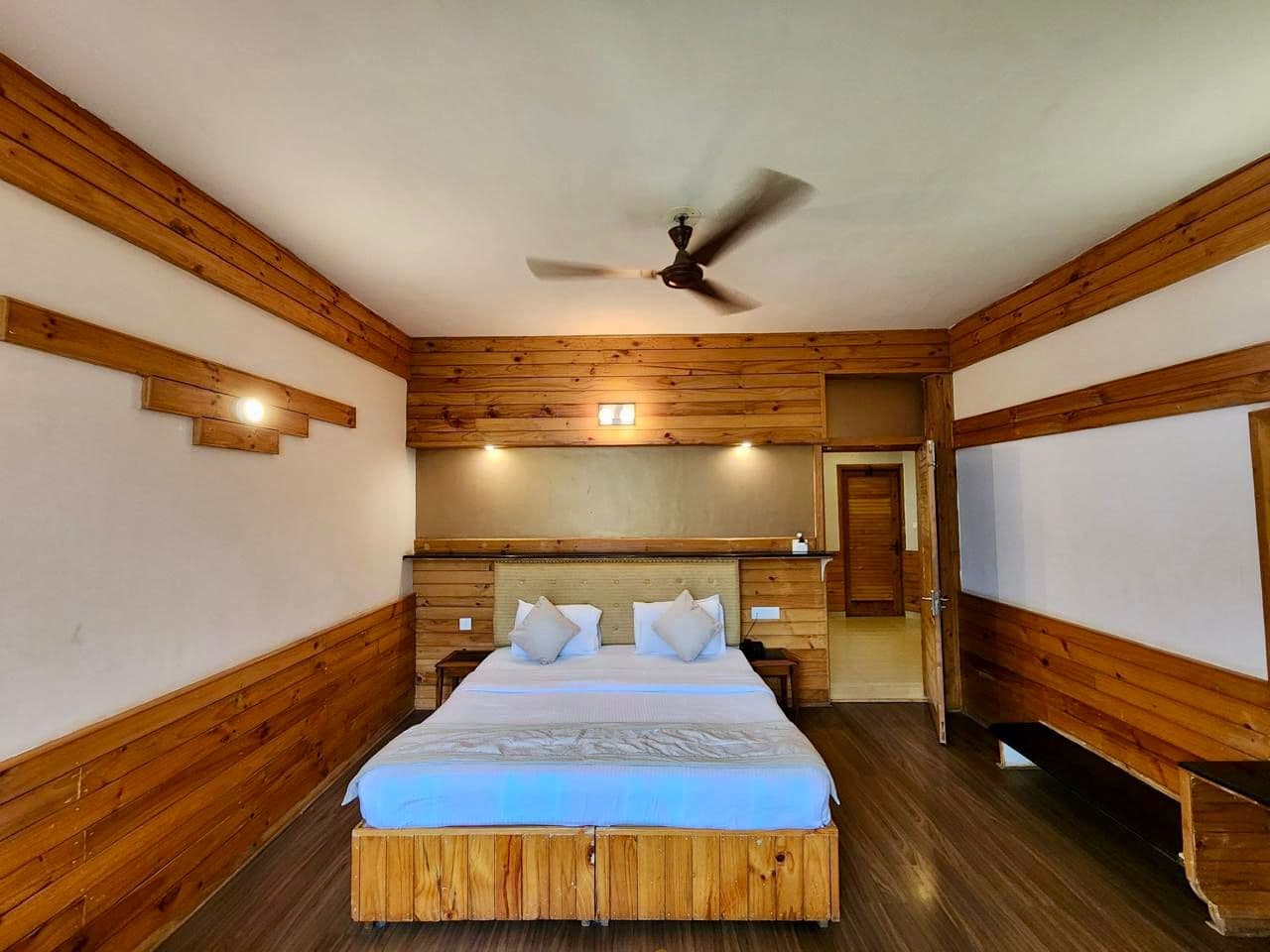 Royace Room - photo 1